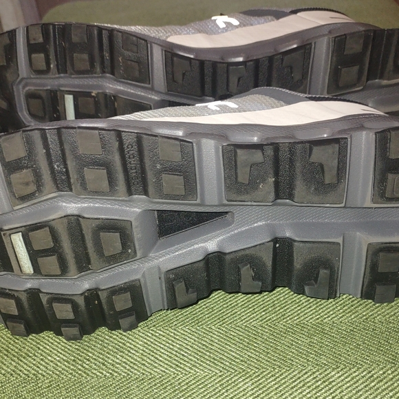 On Cloudvista Trail runnning sneakers Size 9 - Picture 7 of 13